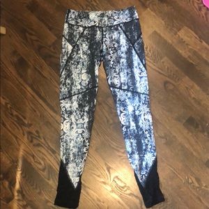 Leggings with lace detail